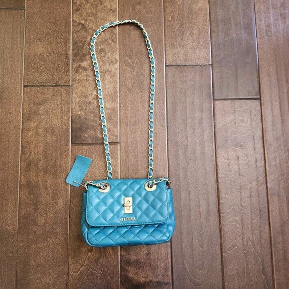 GUESS Quilted Green Leather Shoulder Bag - Picture 3 of 16